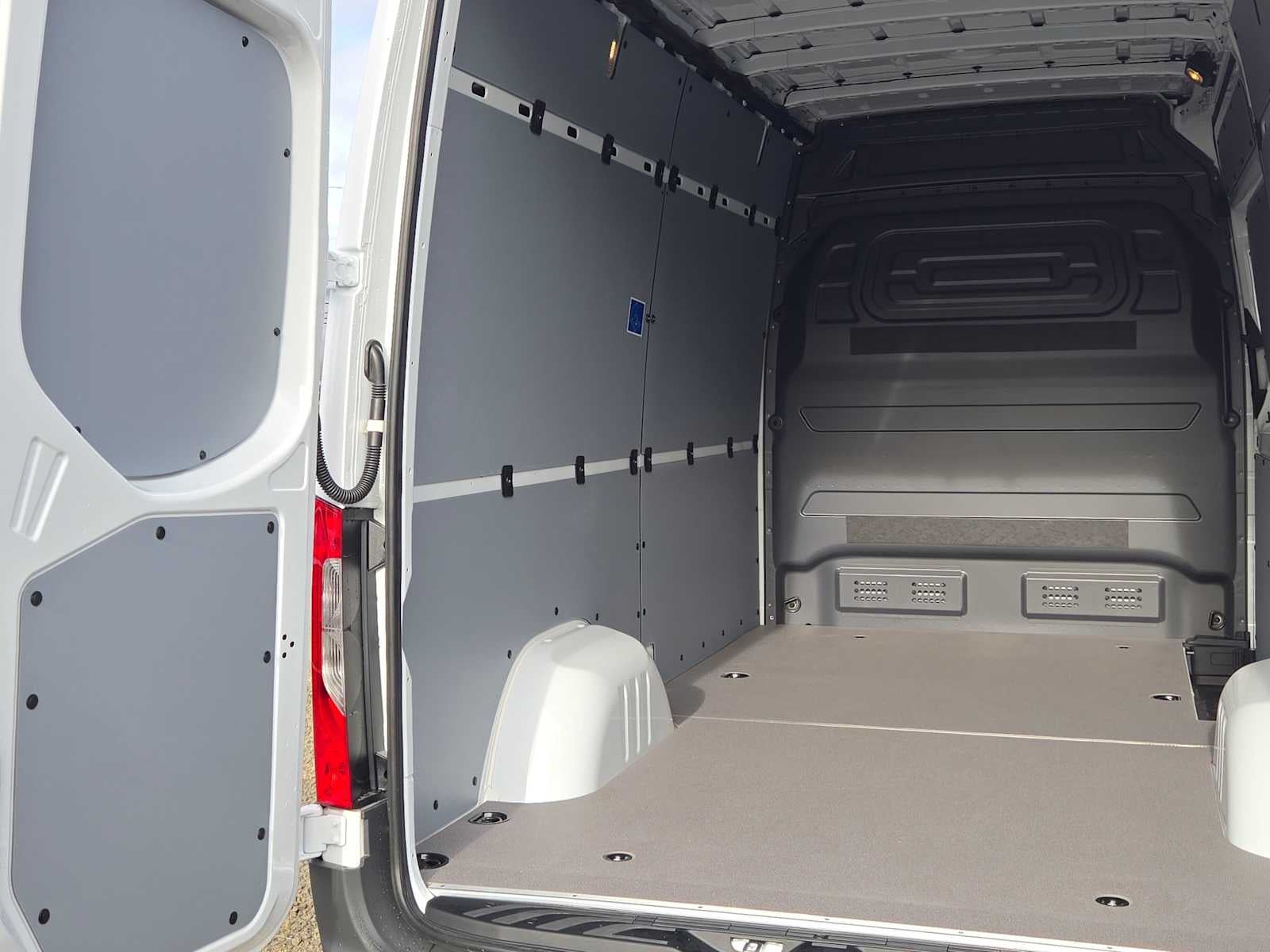 2026 Mercedes-Benz Sprinter Cargo 2500 Standard Roof I4 Diesel 144 RWD