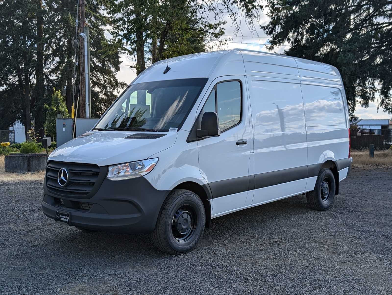 2025 Mercedes-Benz Sprinter Cargo Van 2500 Standard Roof I4 Diesel 144" RWD