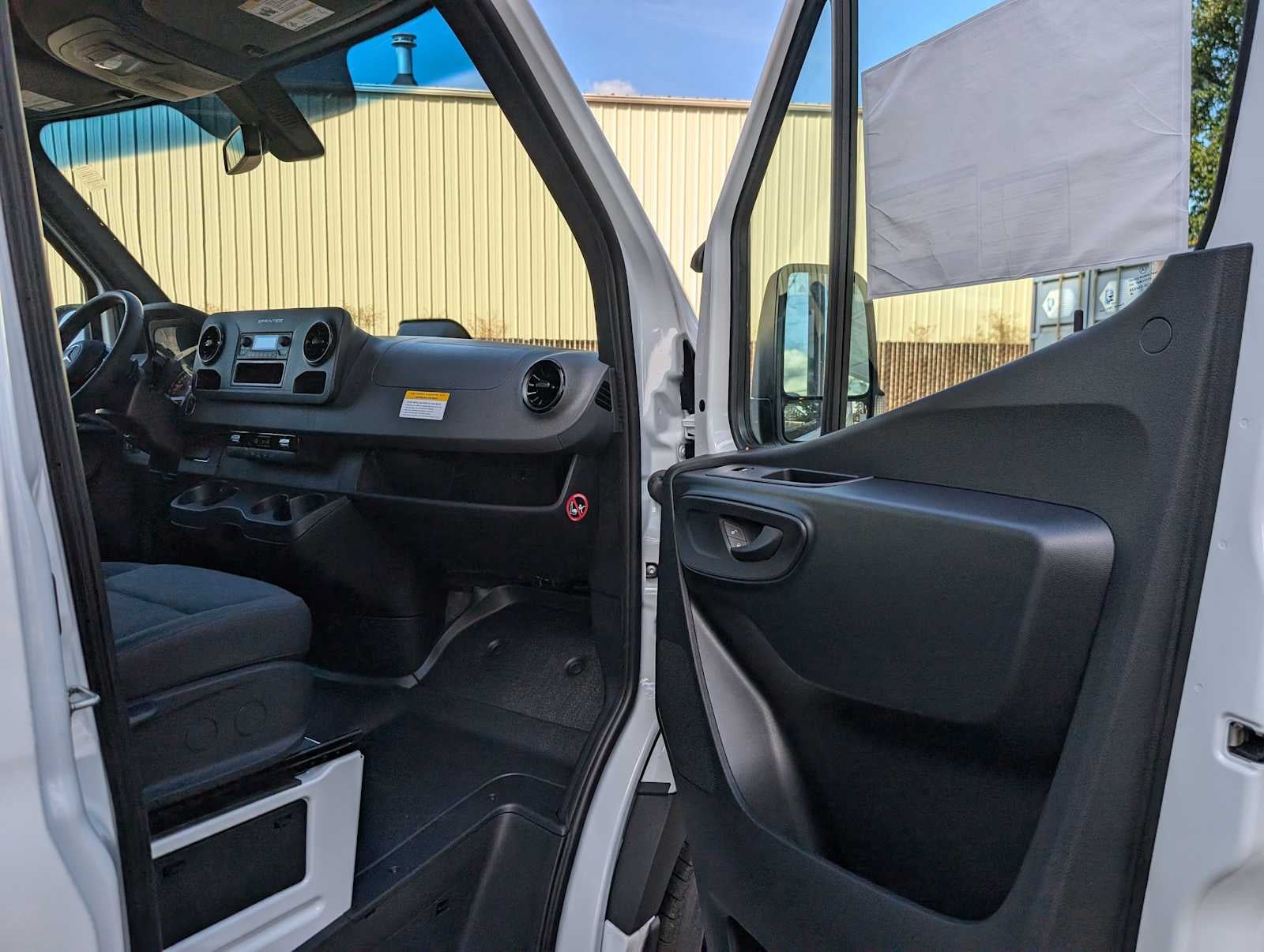 2025 Mercedes-Benz Sprinter Cargo Van 2500 Standard Roof I4 Diesel 144" RWD