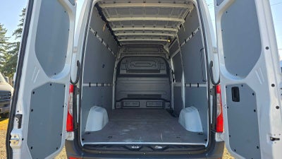 2025 Mercedes-Benz Sprinter Cargo Van 2500 Standard Roof I4 Diesel 144" RWD