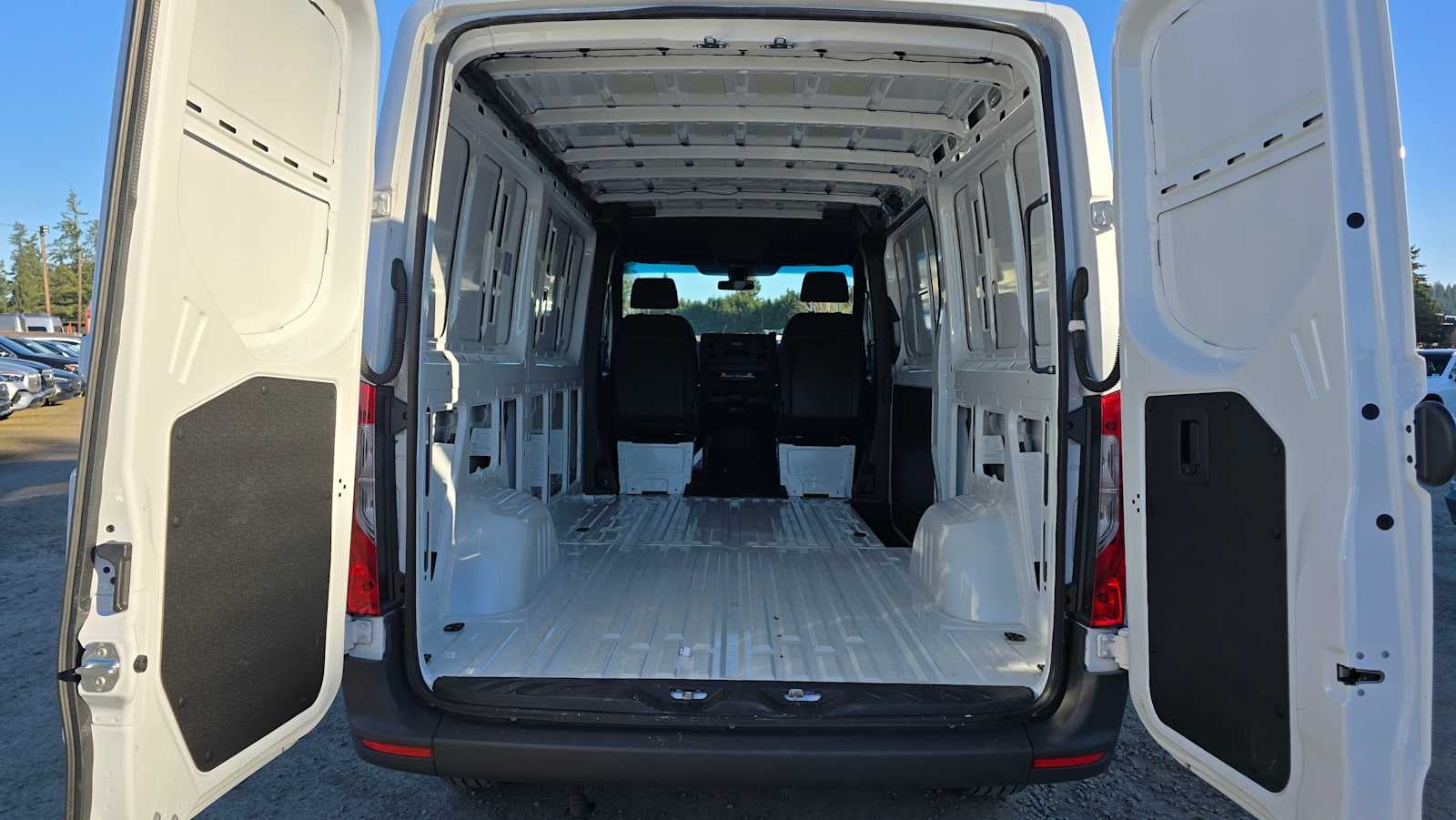 2025 Mercedes-Benz Sprinter Cargo Van 2500 Standard Roof I4 Diesel 144" RWD