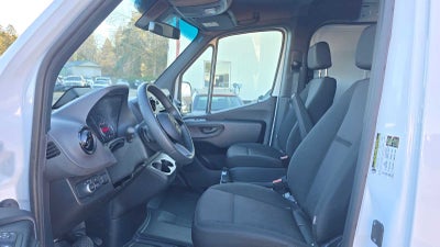 2025 Mercedes-Benz Sprinter Cargo Van 2500 Standard Roof I4 Diesel 144" RWD