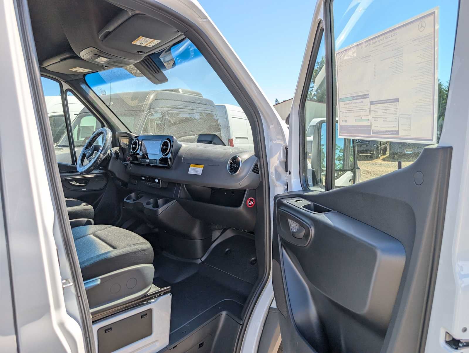 2025 Mercedes-Benz Sprinter Cargo Van 2500 Standard Roof I4 Diesel 144" RWD