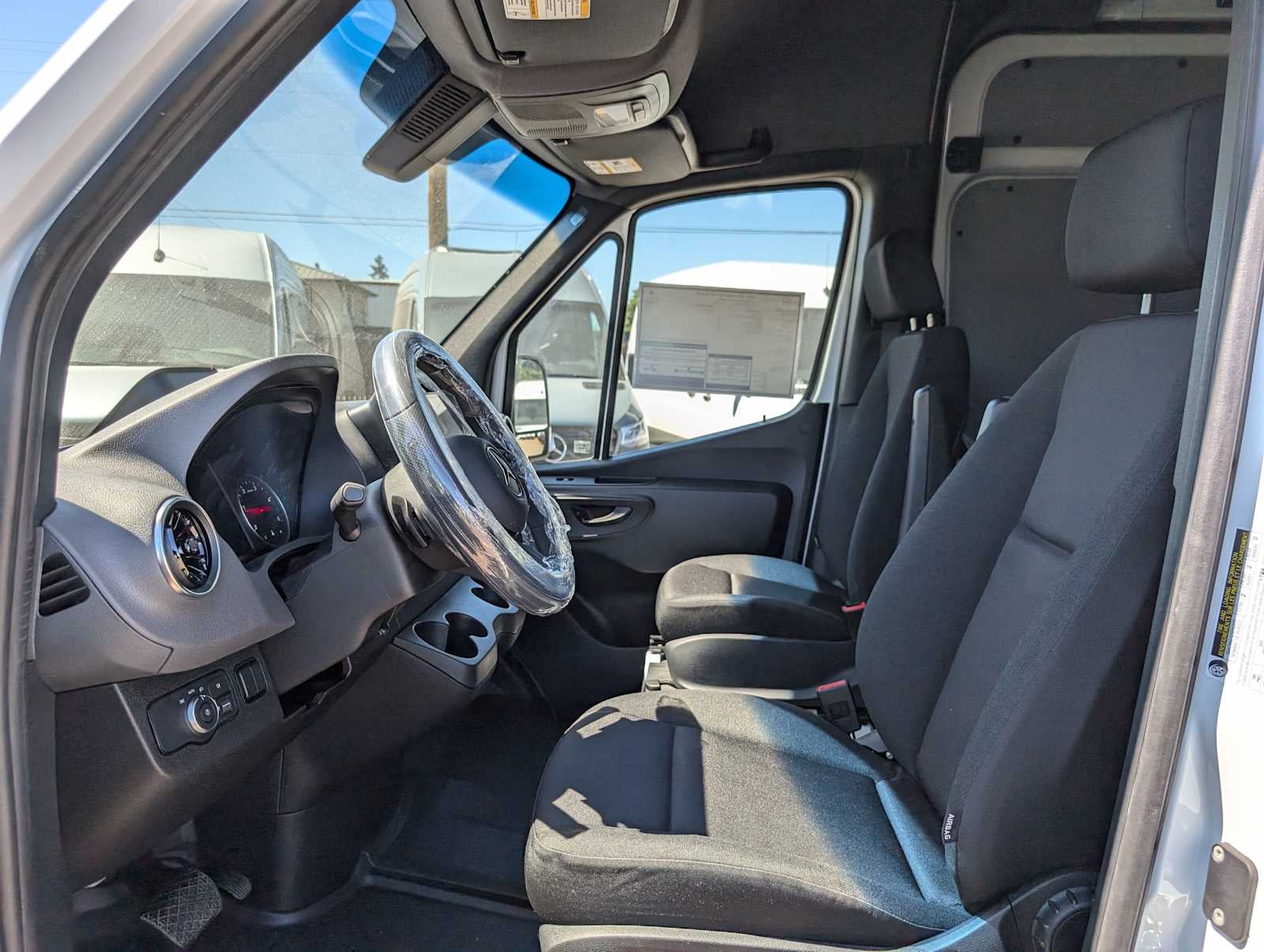 2025 Mercedes-Benz Sprinter Cargo Van 2500 Standard Roof I4 Diesel 144" RWD