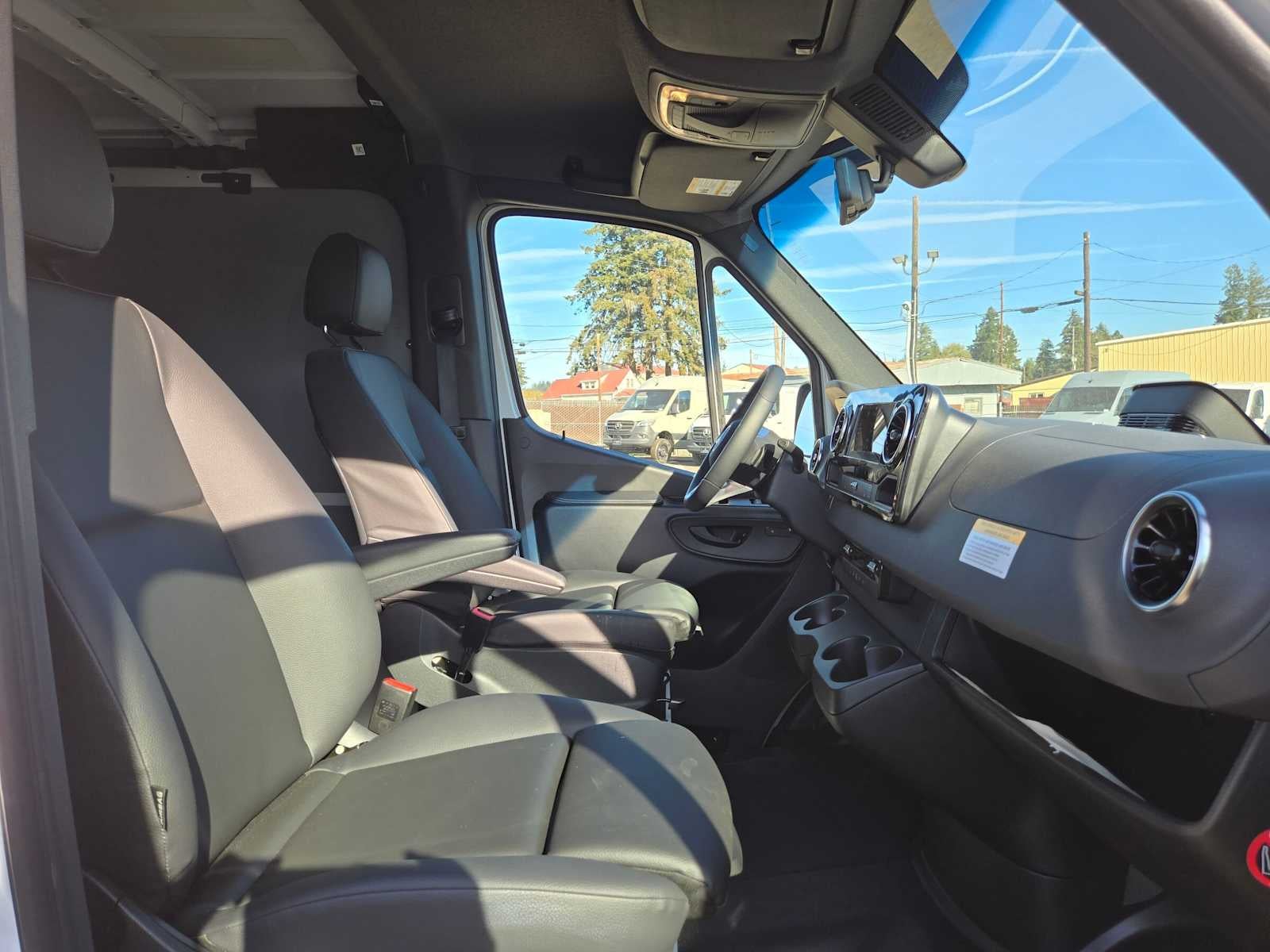 2026 Mercedes-Benz Sprinter Cargo 2500 Standard Roof I4 Diesel 144 RWD