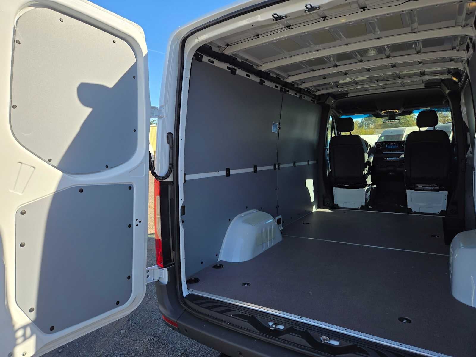 2026 Mercedes-Benz Sprinter Cargo 2500 Standard Roof I4 Diesel 144 RWD