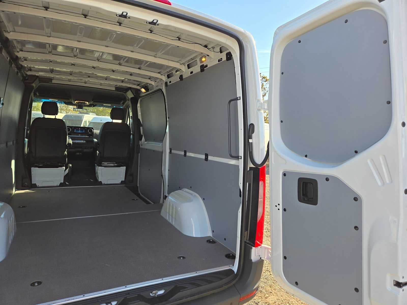 2026 Mercedes-Benz Sprinter Cargo 2500 Standard Roof I4 Diesel 144 RWD