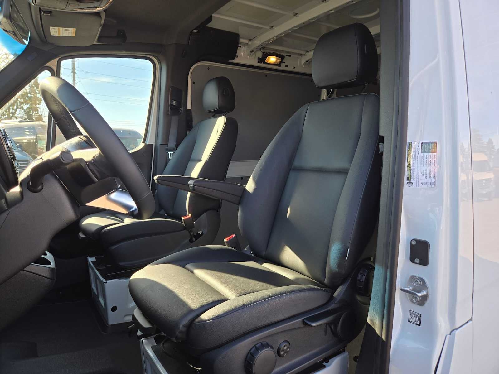 2026 Mercedes-Benz Sprinter Cargo 2500 Standard Roof I4 Diesel 144 RWD