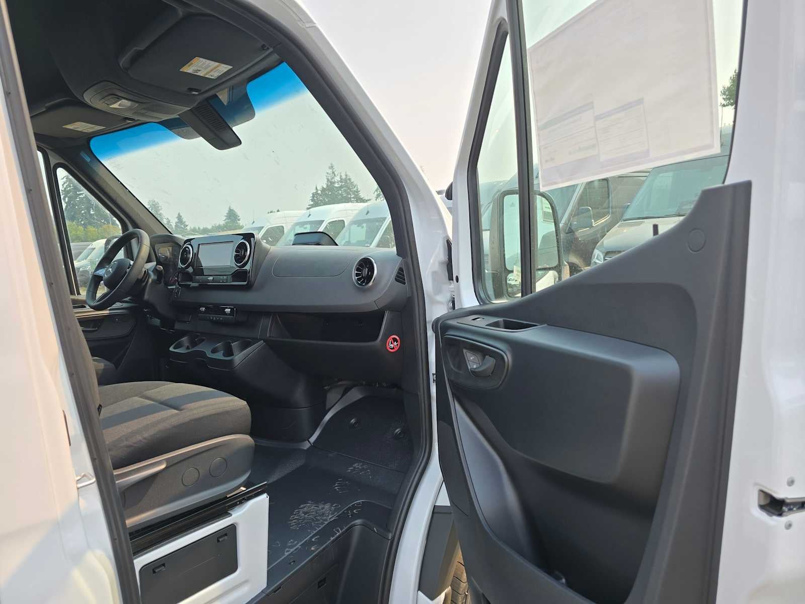 2026 Mercedes-Benz Sprinter 2500 Standard Roof I4 Diesel 144 RWD