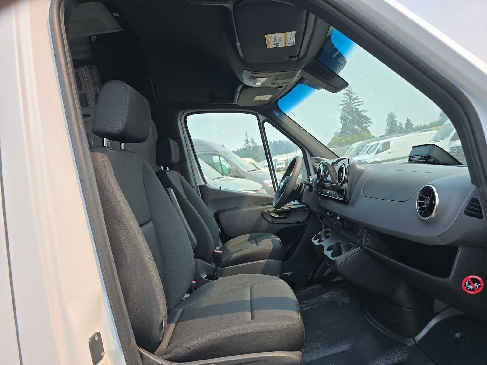 2026 Mercedes-Benz Sprinter 2500 Standard Roof I4 Diesel 144 RWD