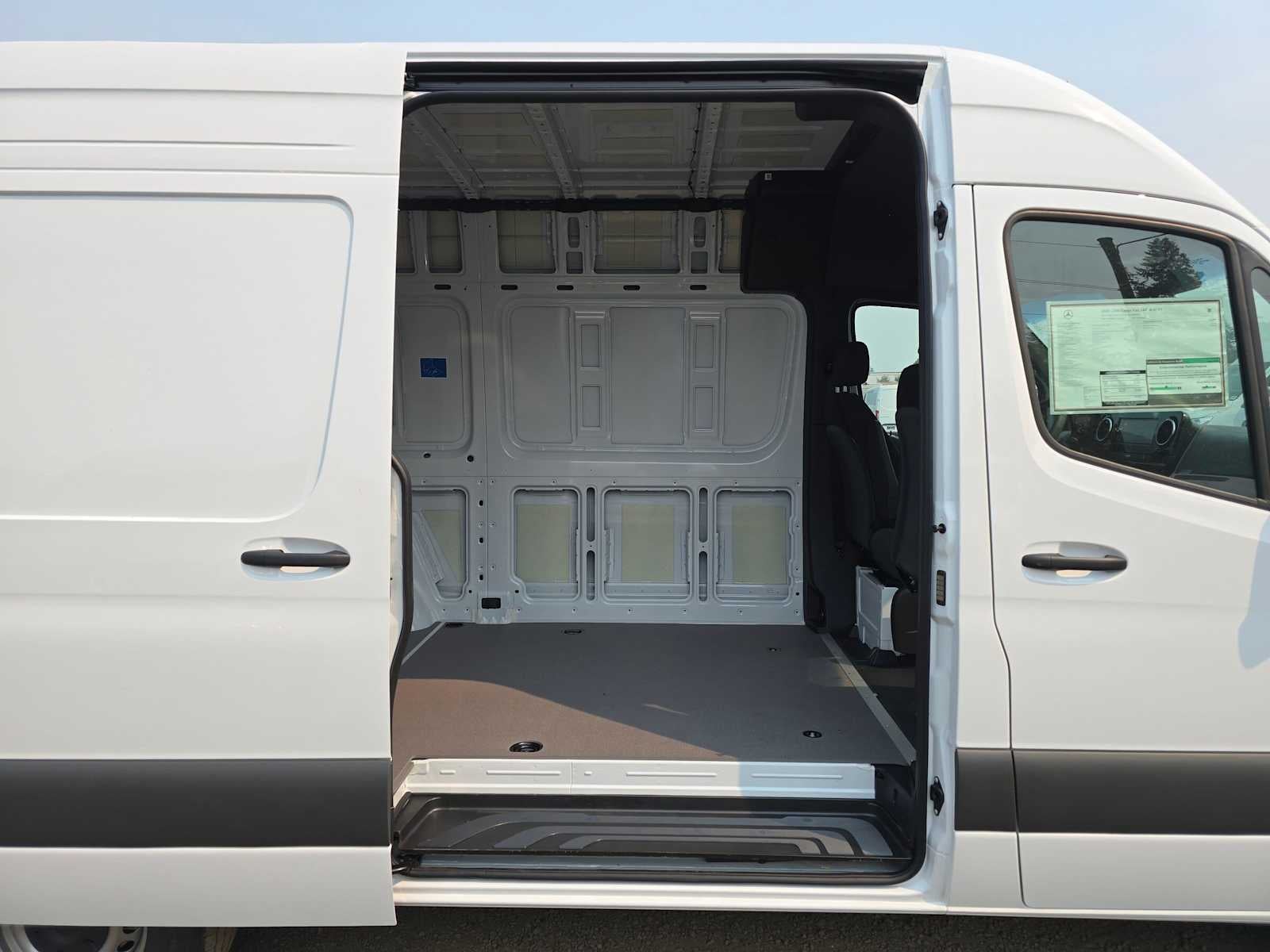 2026 Mercedes-Benz Sprinter 2500 Standard Roof I4 Diesel 144 RWD