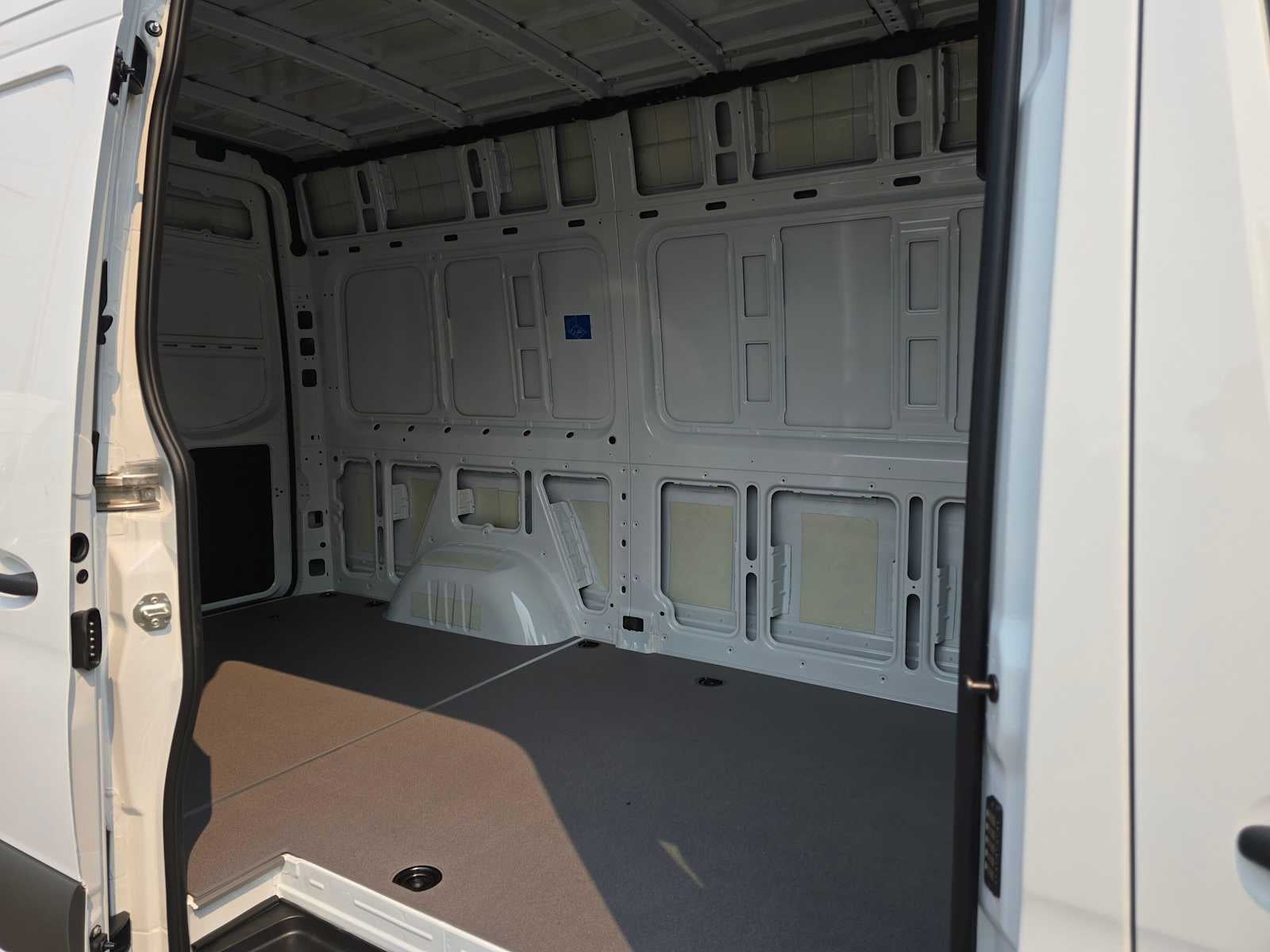 2026 Mercedes-Benz Sprinter 2500 Standard Roof I4 Diesel 144 RWD