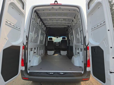 2026 Mercedes-Benz Sprinter 2500 Standard Roof I4 Diesel 144 RWD