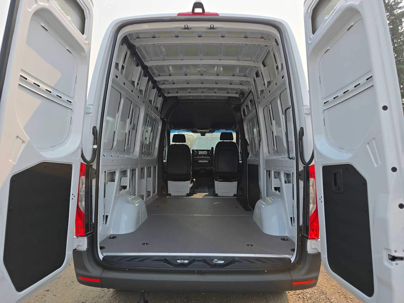 2026 Mercedes-Benz Sprinter 2500 Standard Roof I4 Diesel 144 RWD