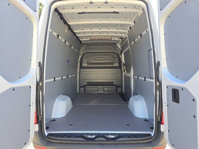 2026 Mercedes-Benz Sprinter 2500 Standard Roof I4 Diesel 144 RWD