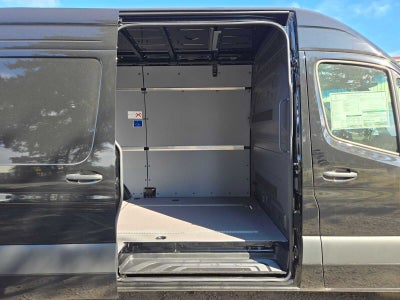 2026 Mercedes-Benz Sprinter Cargo 2500 Standard Roof I4 Diesel 144 RWD