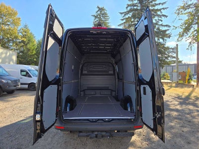2026 Mercedes-Benz Sprinter Cargo 2500 Standard Roof I4 Diesel 144 RWD