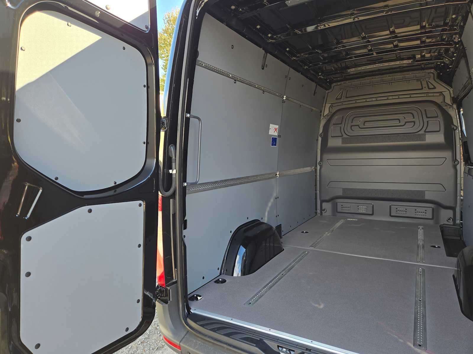 2026 Mercedes-Benz Sprinter Cargo 2500 Standard Roof I4 Diesel 144 RWD