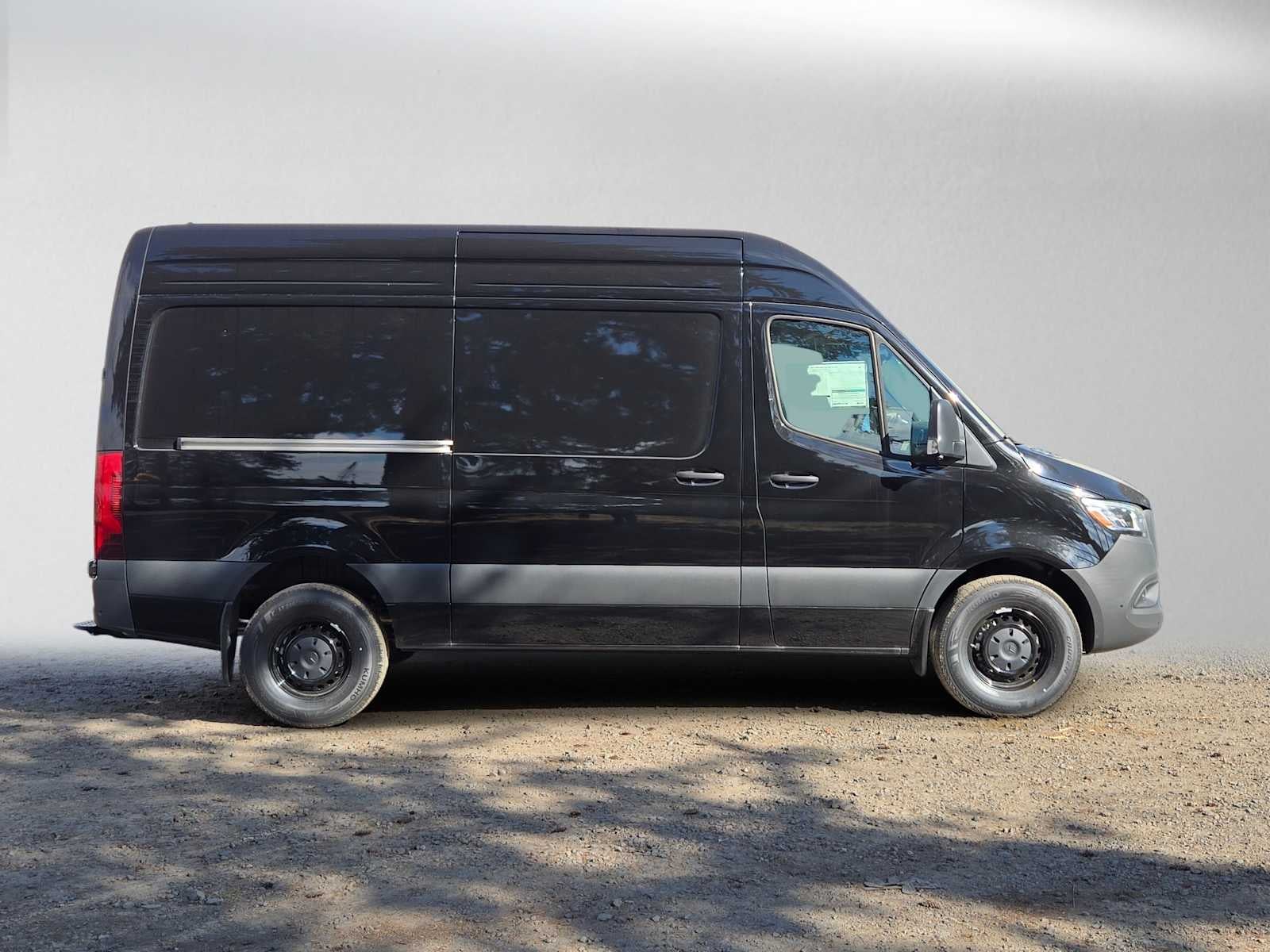 2026 Mercedes-Benz Sprinter Cargo 2500 Standard Roof I4 Diesel 144 RWD