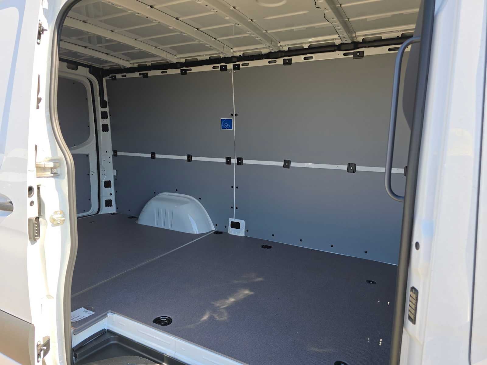 2026 Mercedes-Benz Sprinter 2500 Standard Roof I4 Diesel 144 RWD