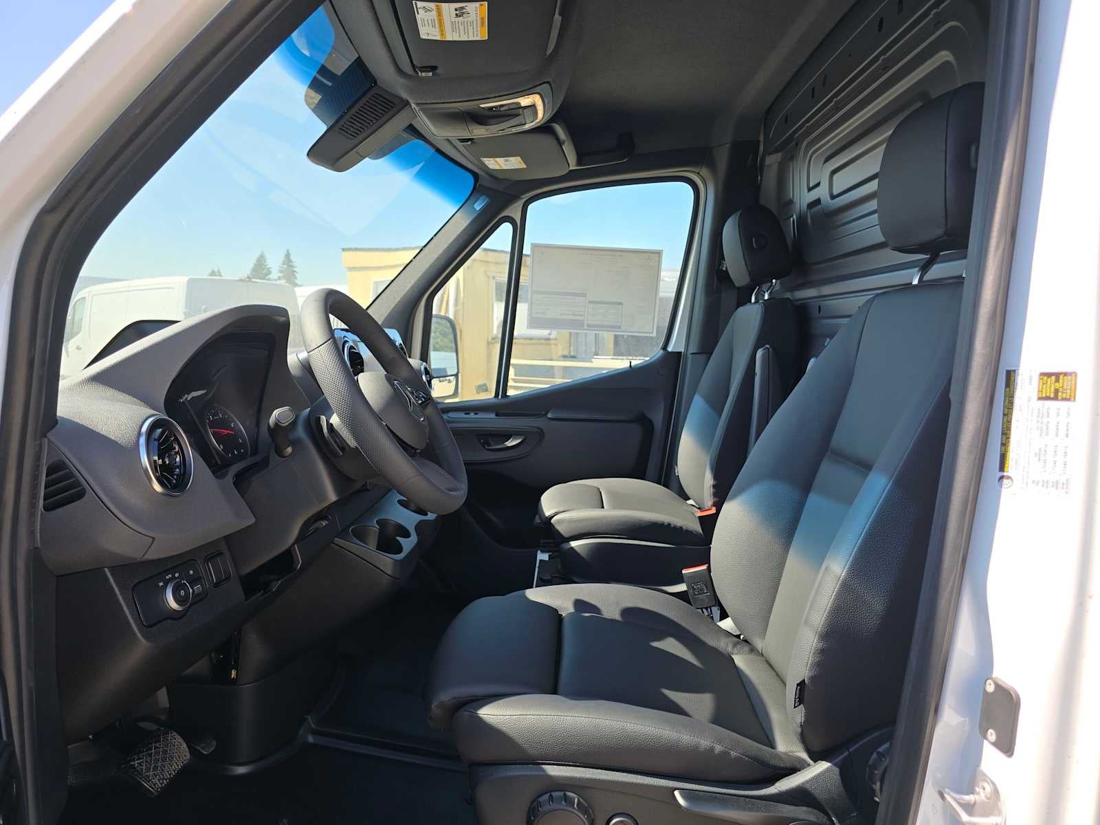 2026 Mercedes-Benz Sprinter 2500 Standard Roof I4 Diesel 144 RWD