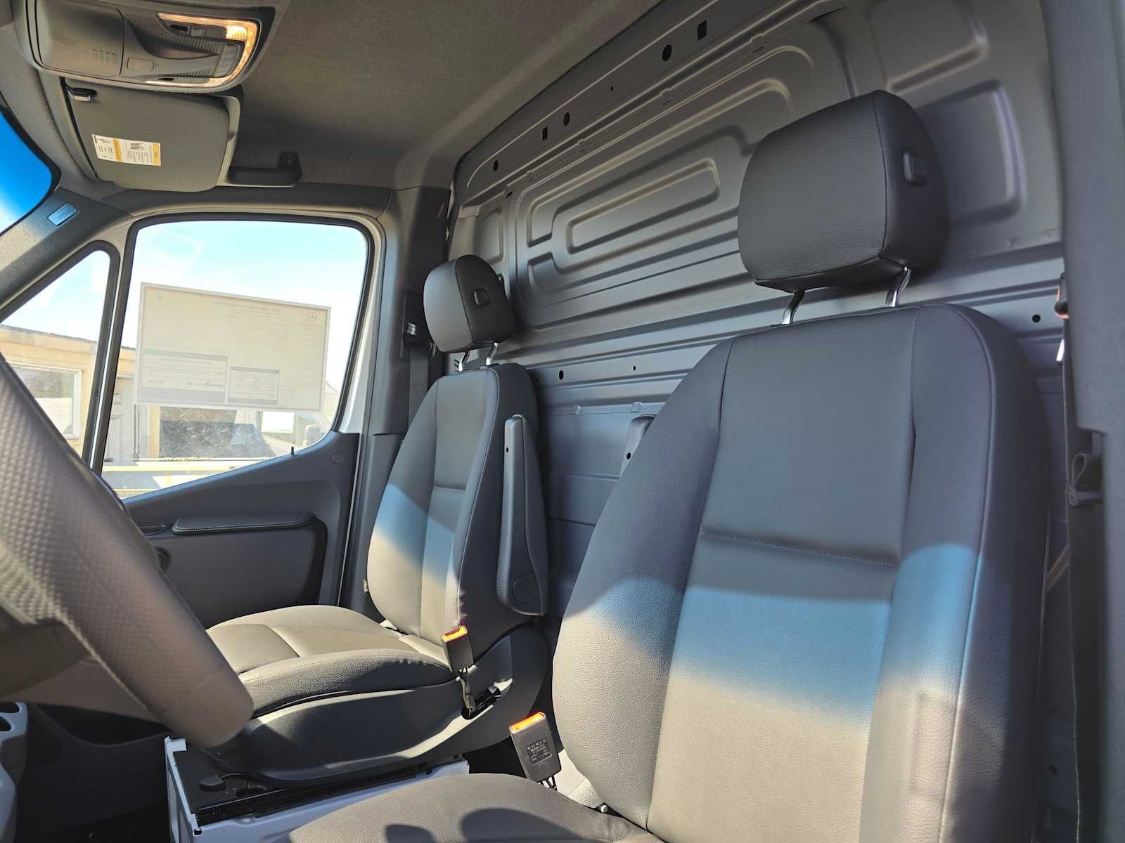 2026 Mercedes-Benz Sprinter 2500 Standard Roof I4 Diesel 144 RWD
