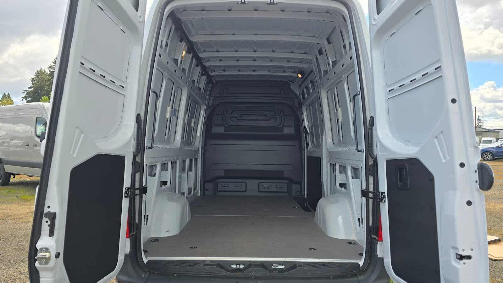 2025 Mercedes-Benz Sprinter Cargo Van 2500 Standard Roof I4 Diesel 144 RWD