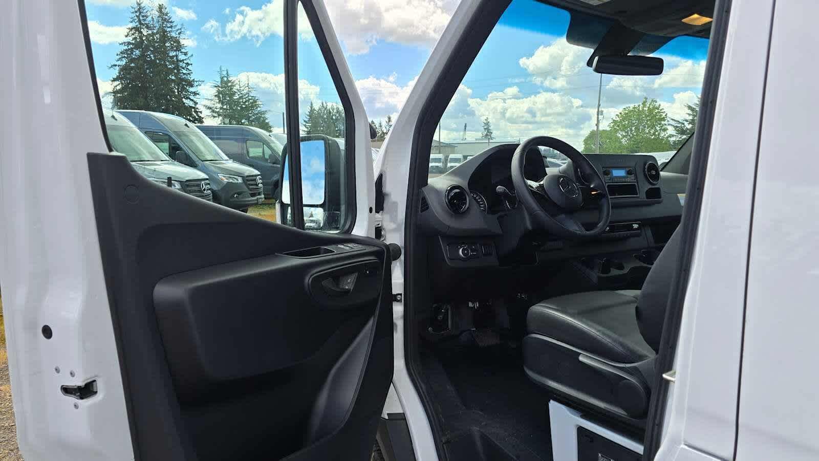 2025 Mercedes-Benz Sprinter Cargo Van 2500 Standard Roof I4 Diesel 144 RWD