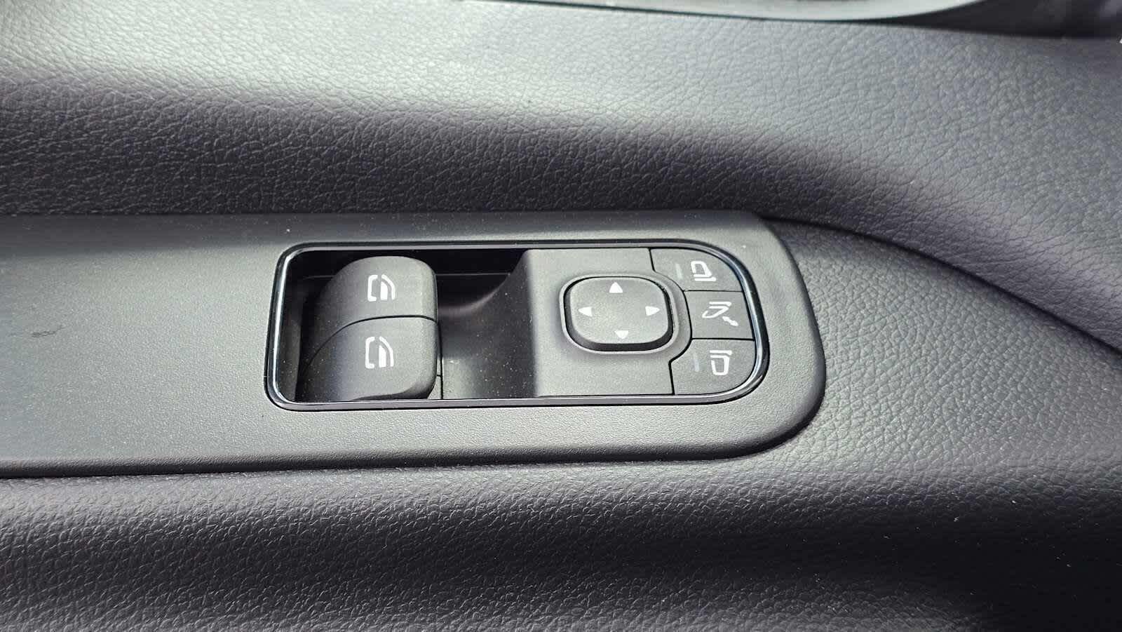 2025 Mercedes-Benz Sprinter Cargo Van 2500 Standard Roof I4 Diesel 144 RWD