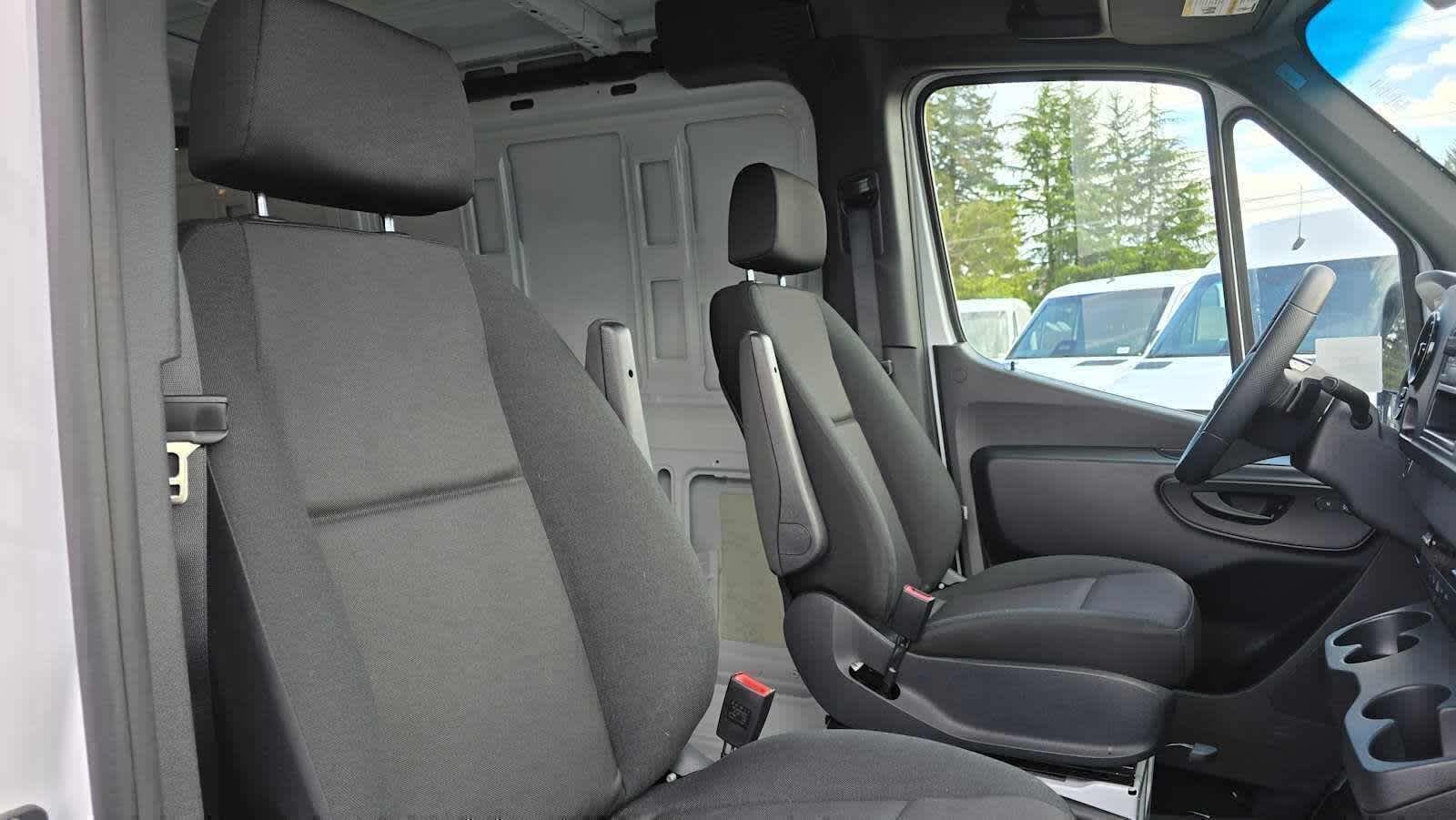 2025 Mercedes-Benz Sprinter Cargo Van 2500 Standard Roof I4 Diesel 144 RWD