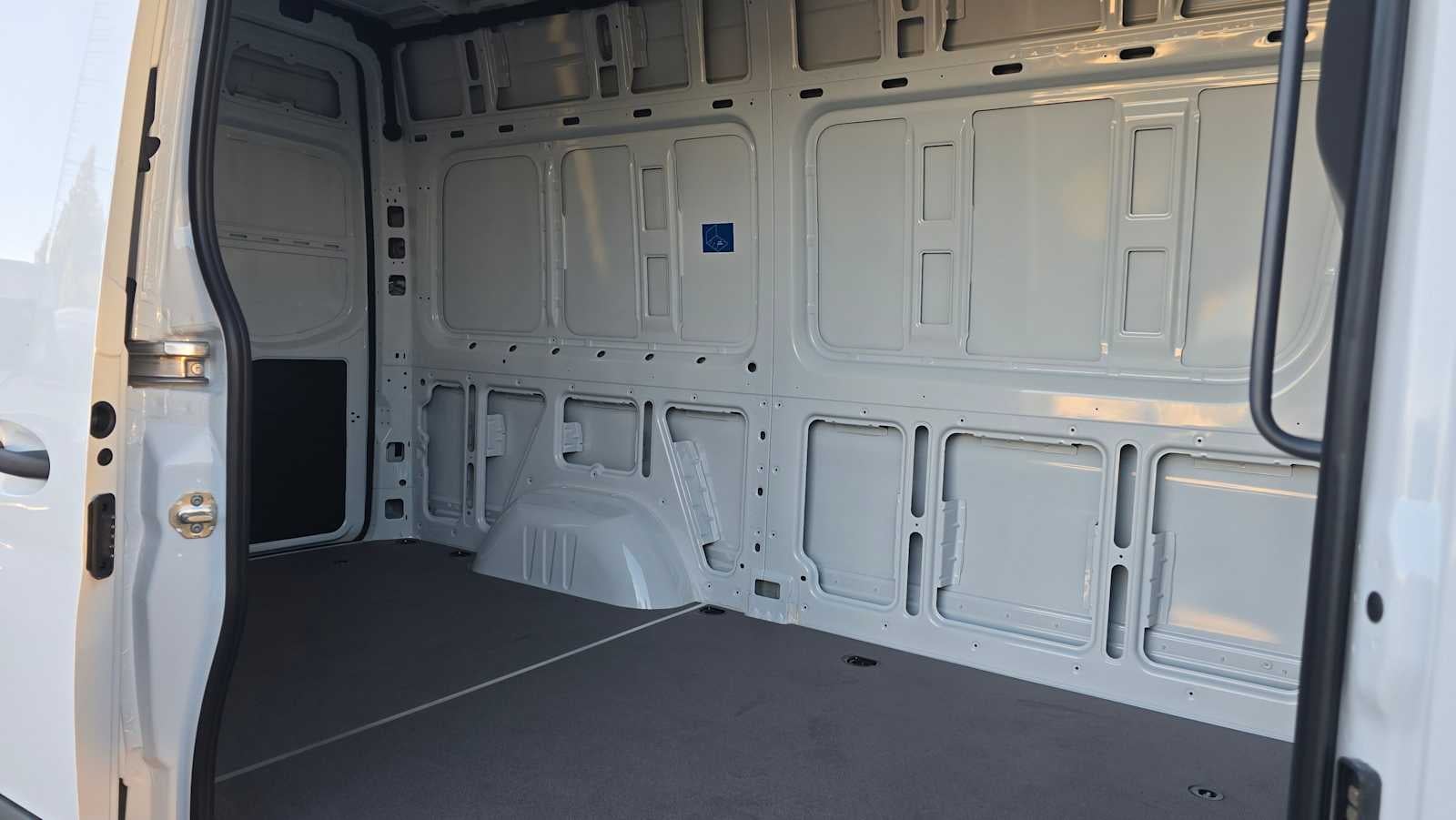 2026 Mercedes-Benz Sprinter 2500 Standard Roof I4 Diesel 144" RWD