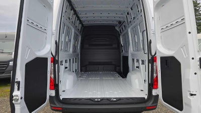 2026 Mercedes-Benz Sprinter 2500 Standard Roof I4 Diesel 144" RWD