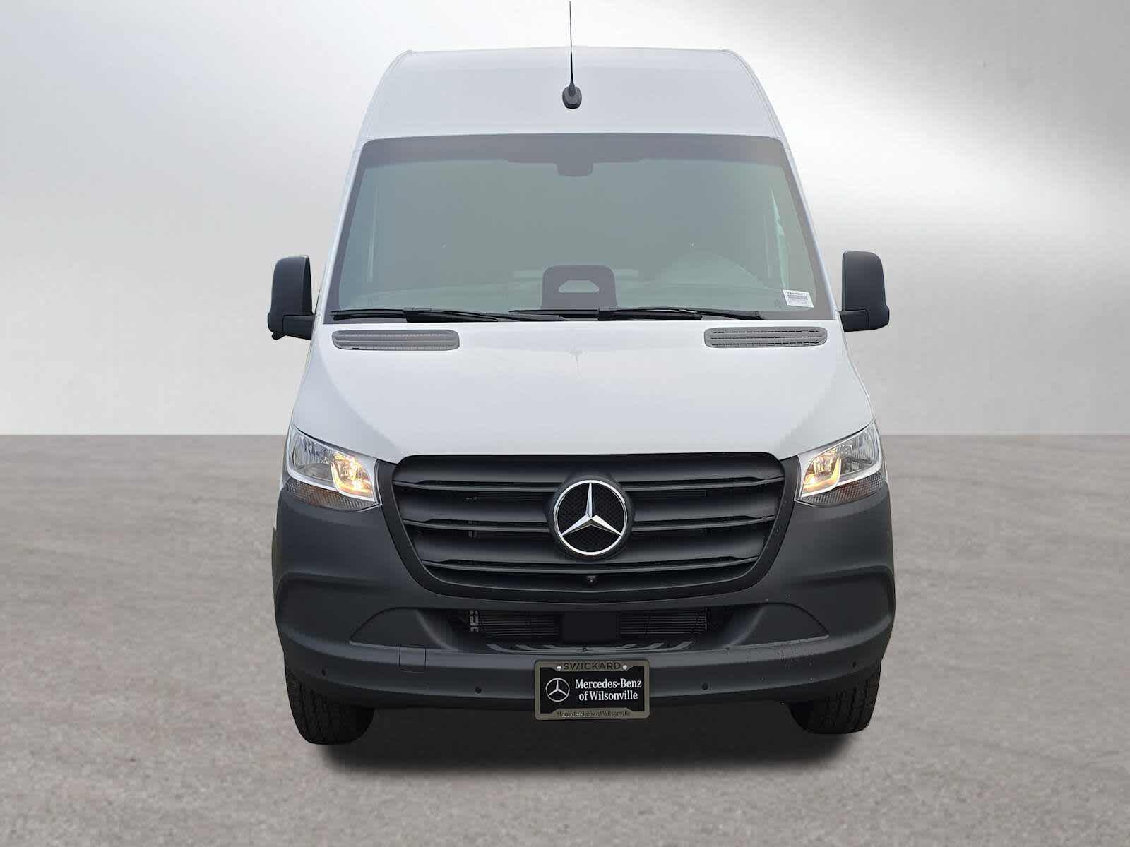 2026 Mercedes-Benz Sprinter 2500 Standard Roof I4 Diesel 144" RWD