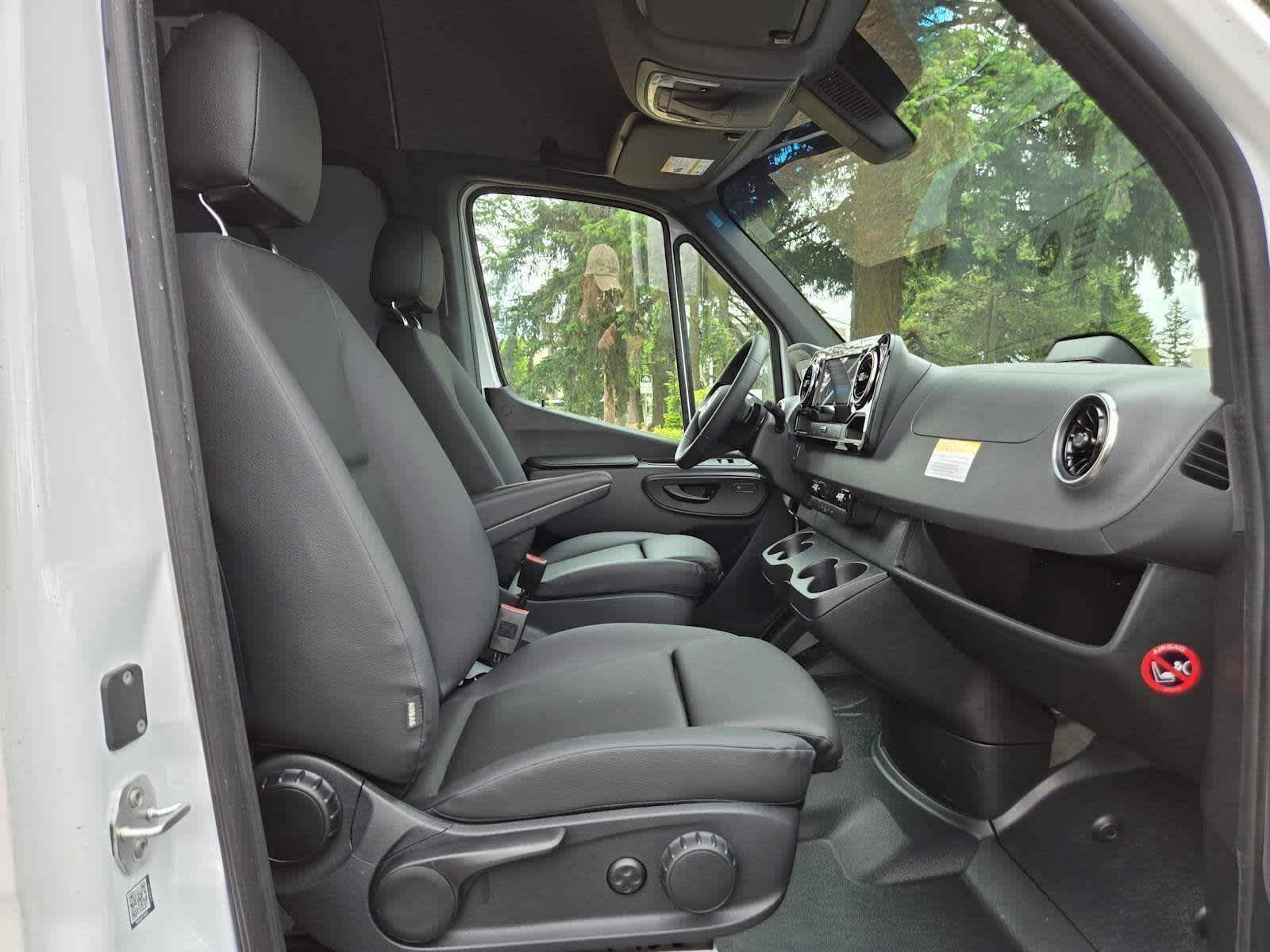 2026 Mercedes-Benz Sprinter 2500 Standard Roof I4 Diesel 144 RWD
