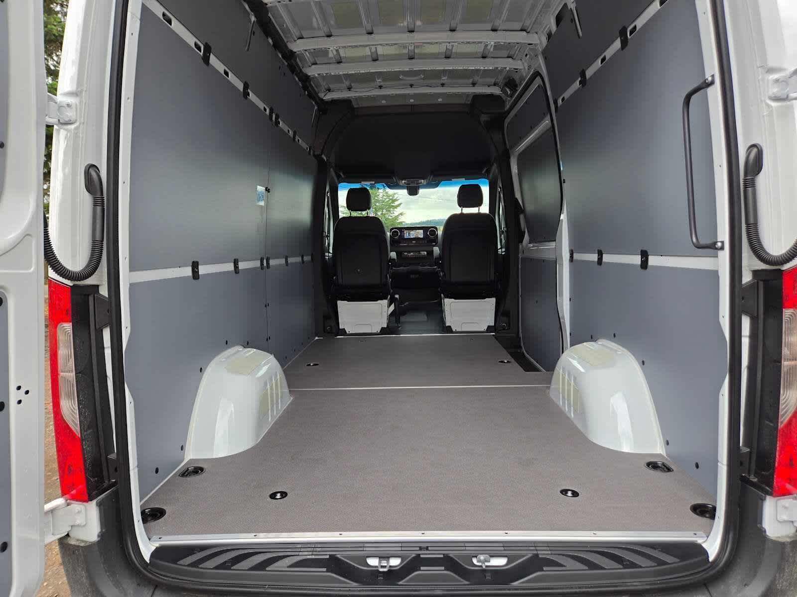2026 Mercedes-Benz Sprinter 2500 Standard Roof I4 Diesel 144 RWD