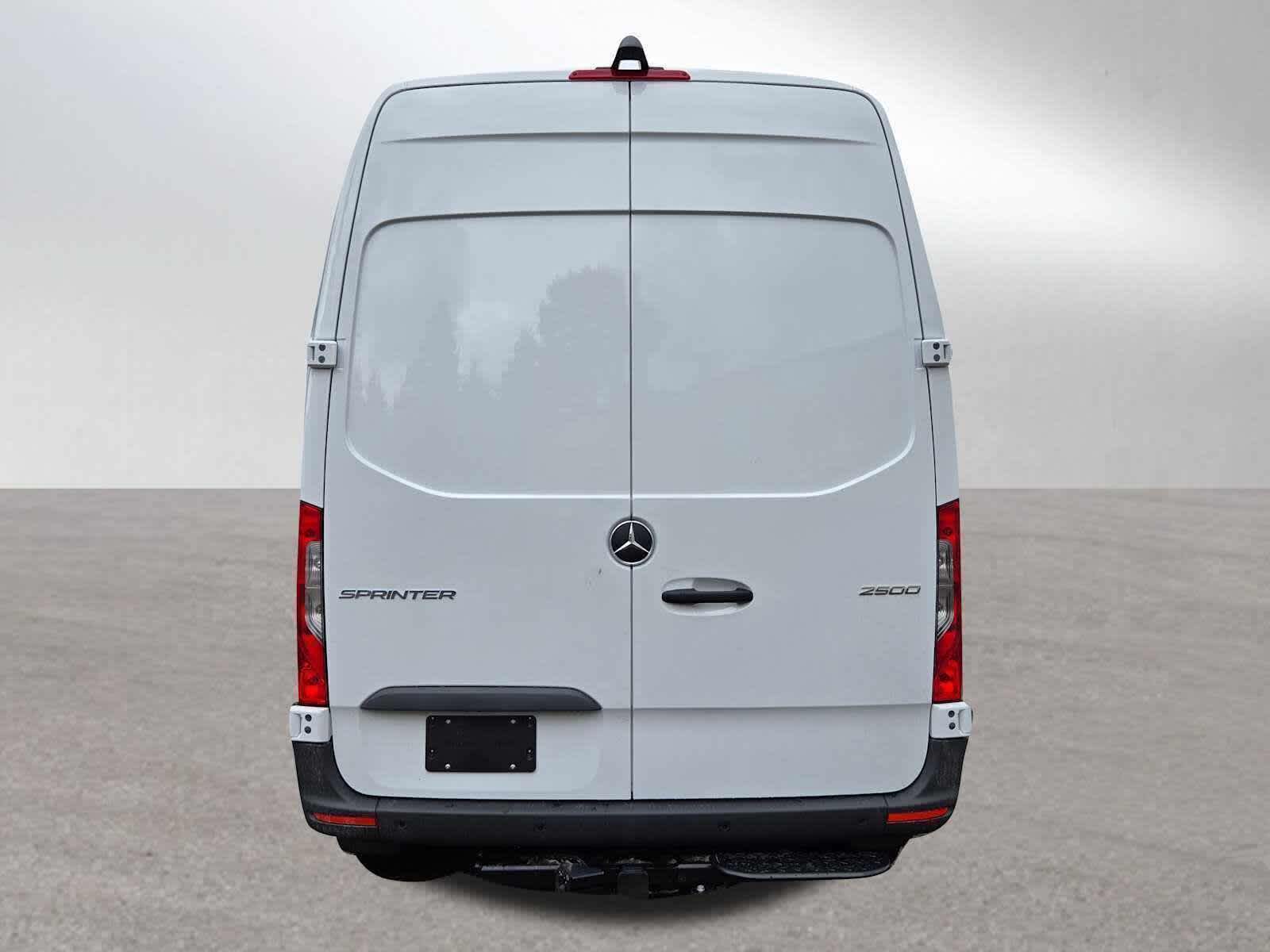 2026 Mercedes-Benz Sprinter 2500 Standard Roof I4 Diesel 144 RWD