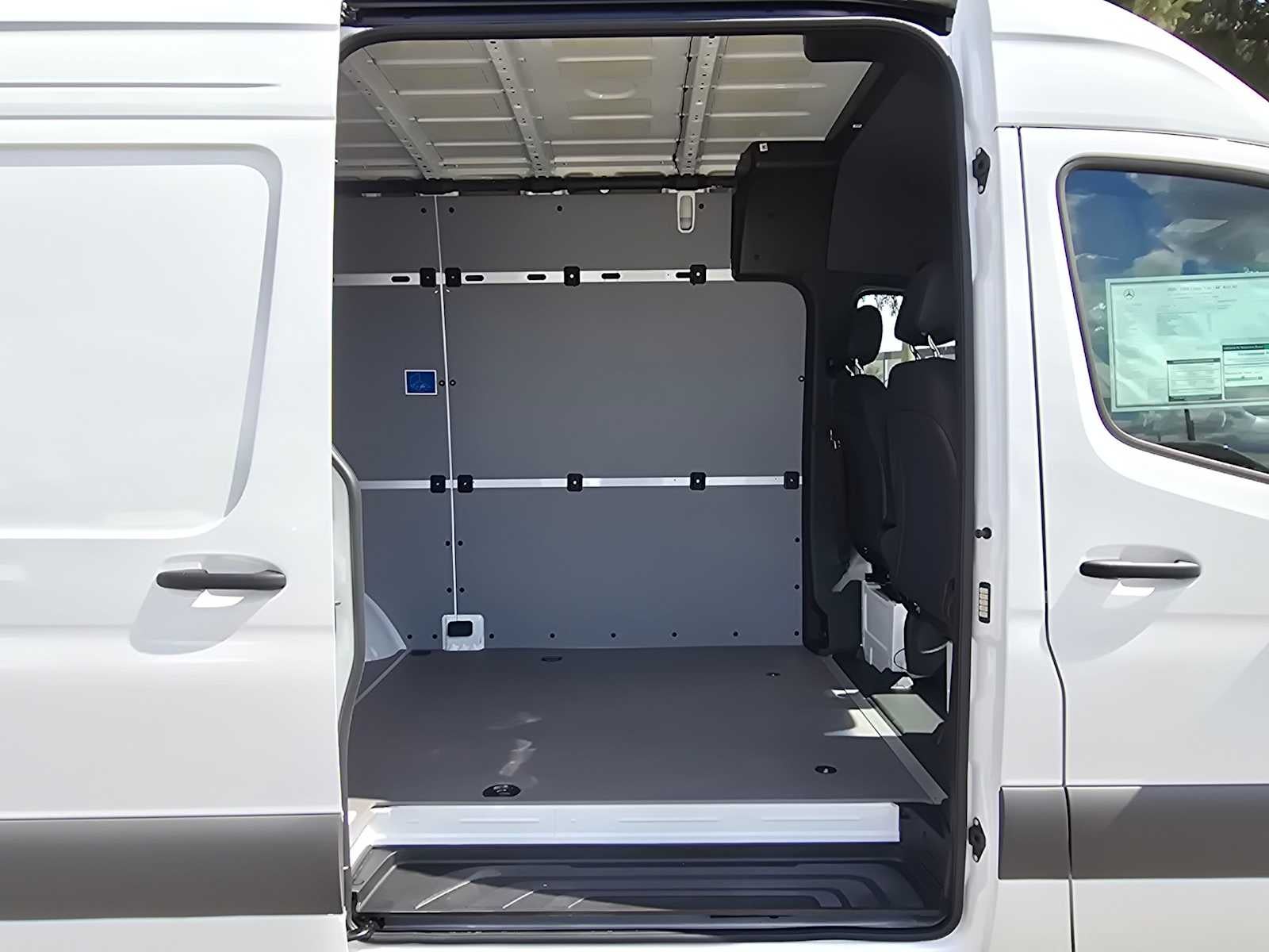 2026 Mercedes-Benz Sprinter 2500 Standard Roof I4 Diesel 144 RWD