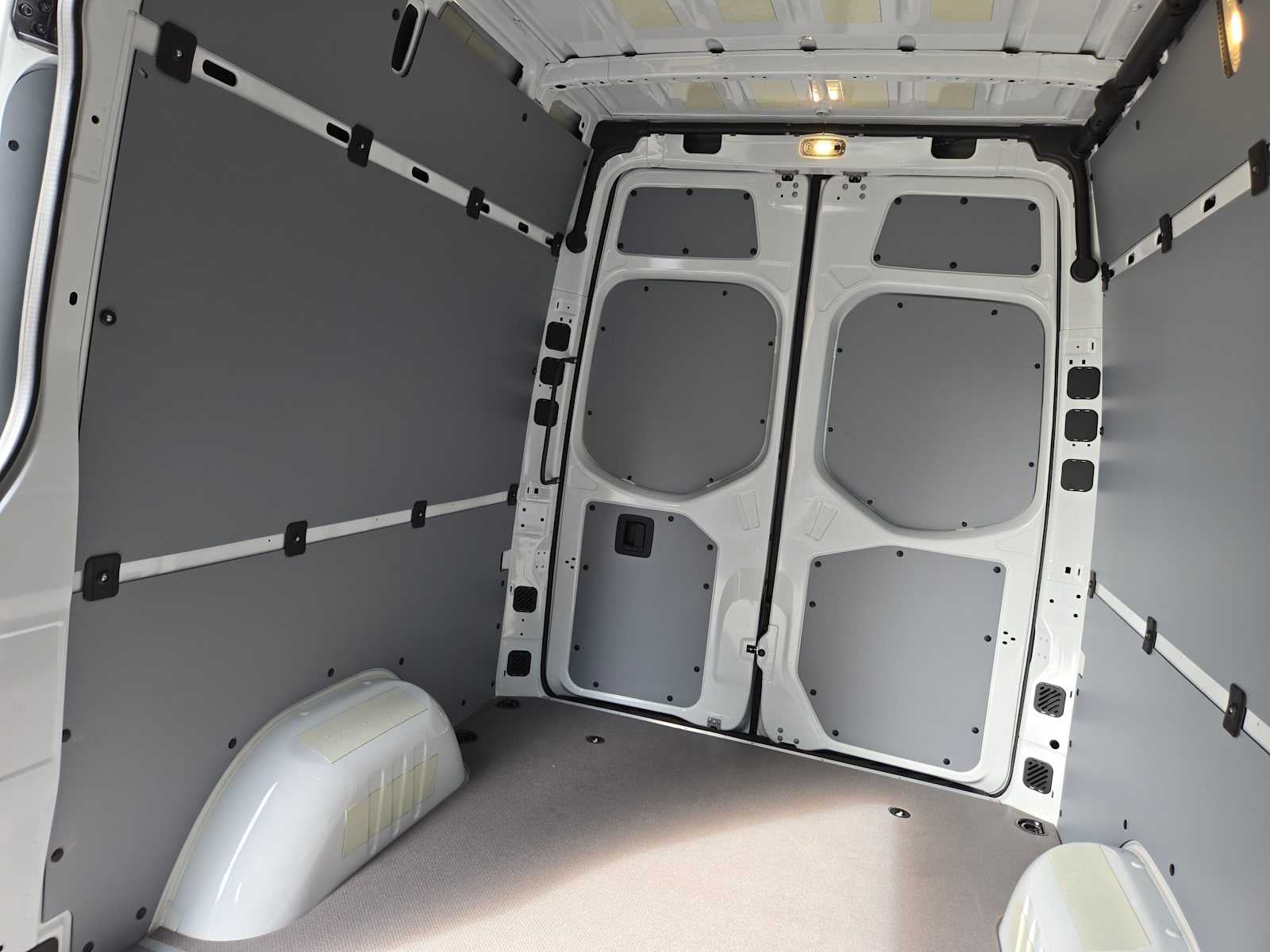 2026 Mercedes-Benz Sprinter Cargo 2500 Standard Roof I4 Diesel 144 RWD