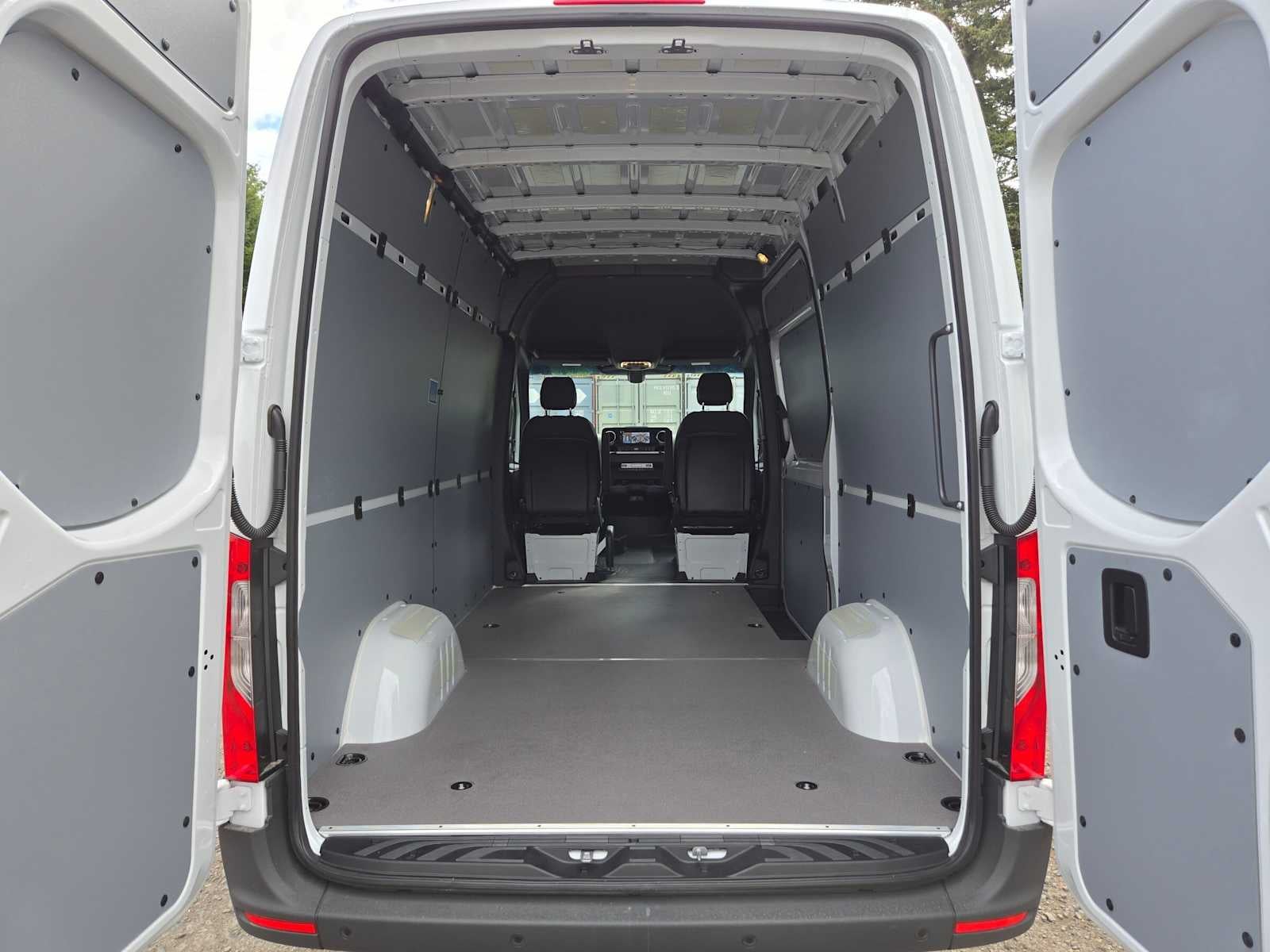 2026 Mercedes-Benz Sprinter Cargo 2500 Standard Roof I4 Diesel 144 RWD