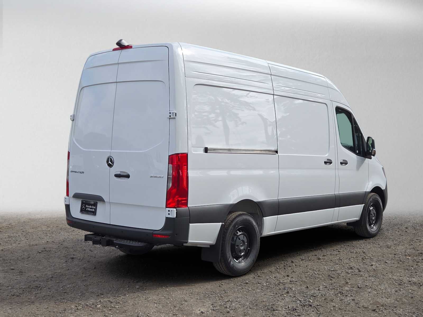 2026 Mercedes-Benz Sprinter Cargo 2500 Standard Roof I4 Diesel 144 RWD