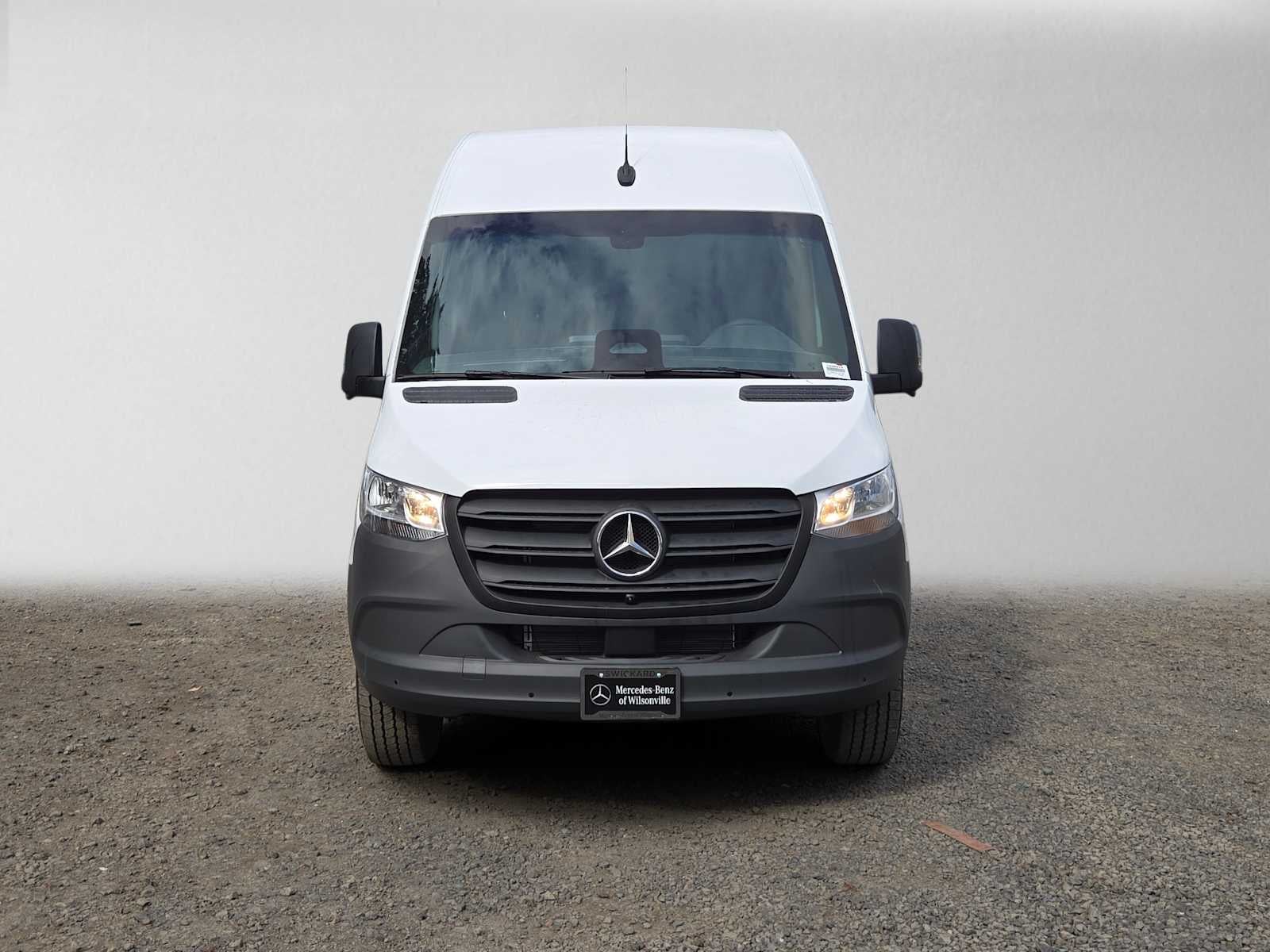 2026 Mercedes-Benz Sprinter Cargo 2500 Standard Roof I4 Diesel 144 RWD