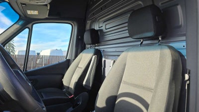 2025 Mercedes-Benz Sprinter Cargo Van 2500 Standard Roof I4 Diesel 144" RWD