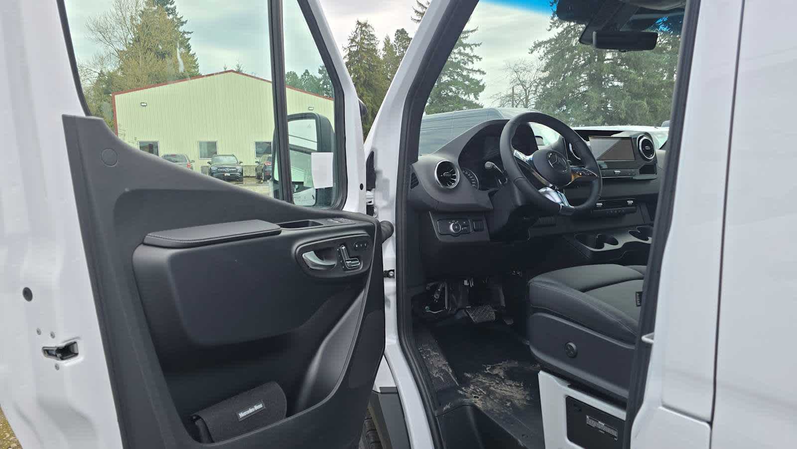 2026 Mercedes-Benz Sprinter 2500 Standard Roof I4 Diesel 144" RWD