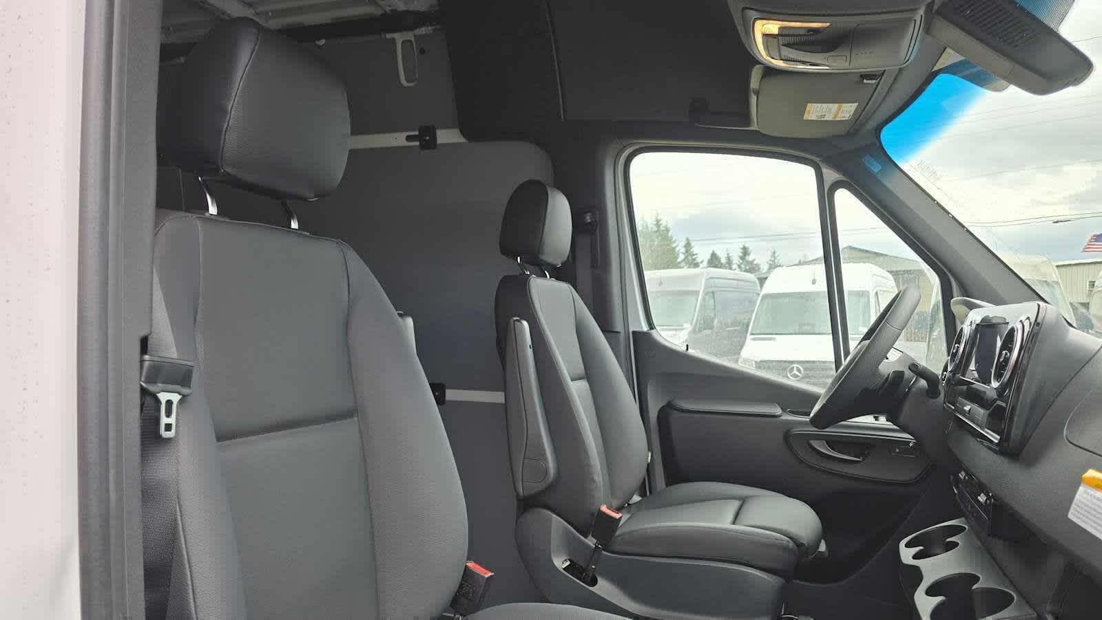 2026 Mercedes-Benz Sprinter 2500 Standard Roof I4 Diesel 144 RWD
