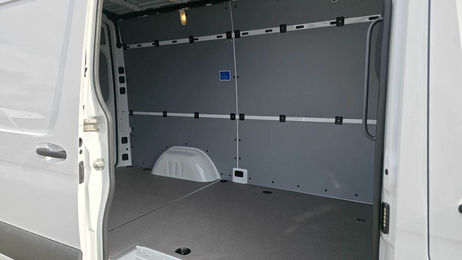 2026 Mercedes-Benz Sprinter 2500 Standard Roof I4 Diesel 144 RWD