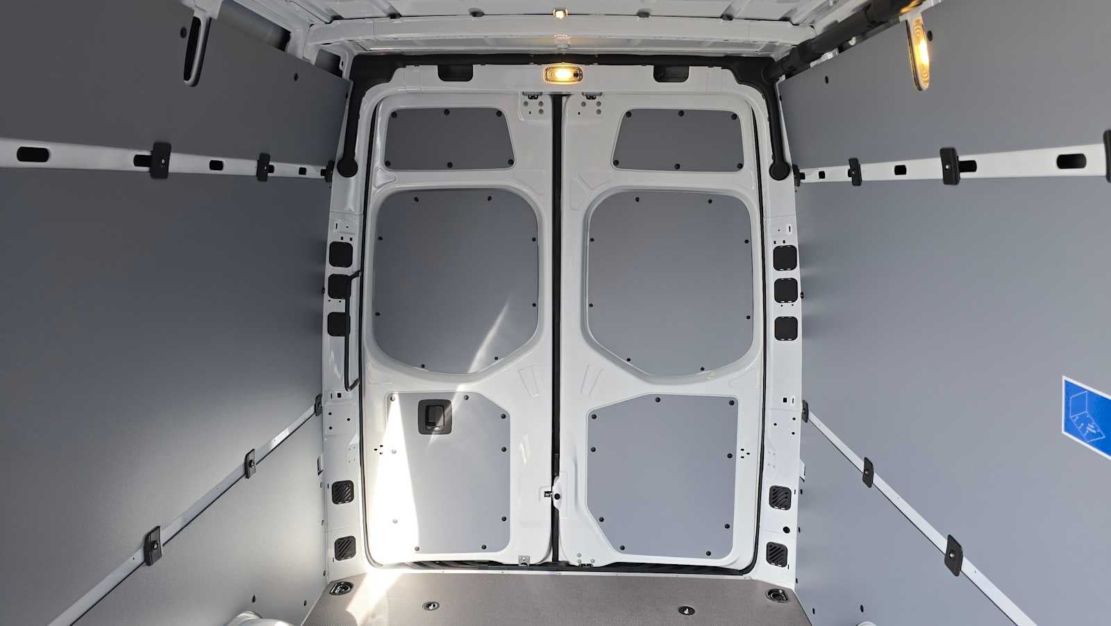 2026 Mercedes-Benz Sprinter 2500 Standard Roof I4 Diesel 144 RWD