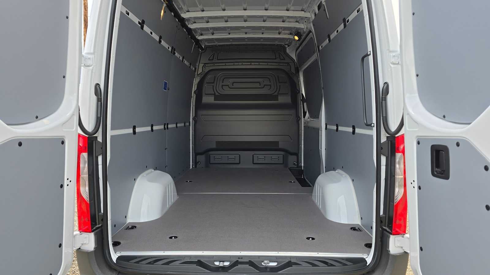 2026 Mercedes-Benz Sprinter 2500 Standard Roof I4 Diesel 144 RWD