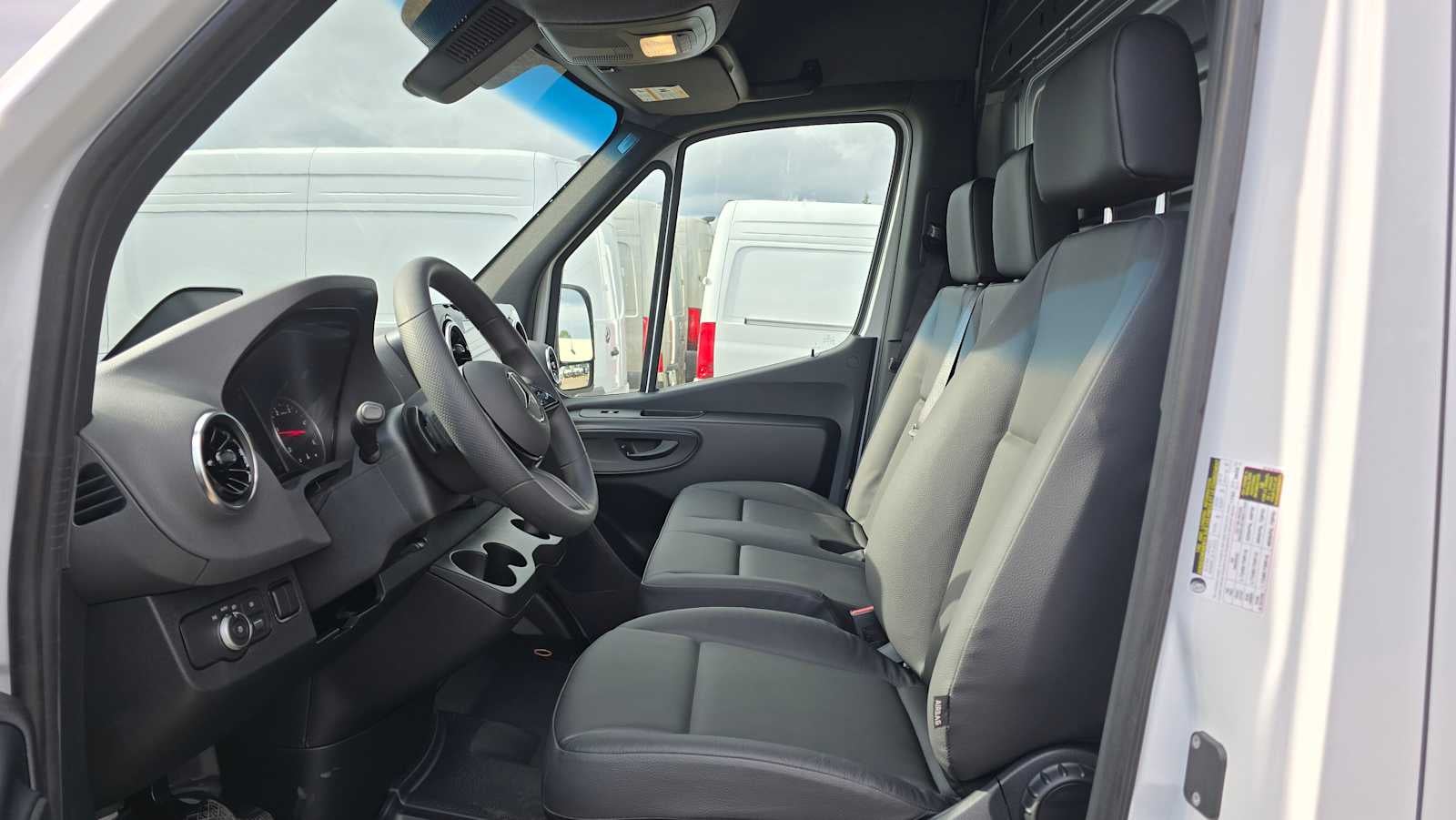 2026 Mercedes-Benz Sprinter 2500 Standard Roof I4 Diesel 144 RWD