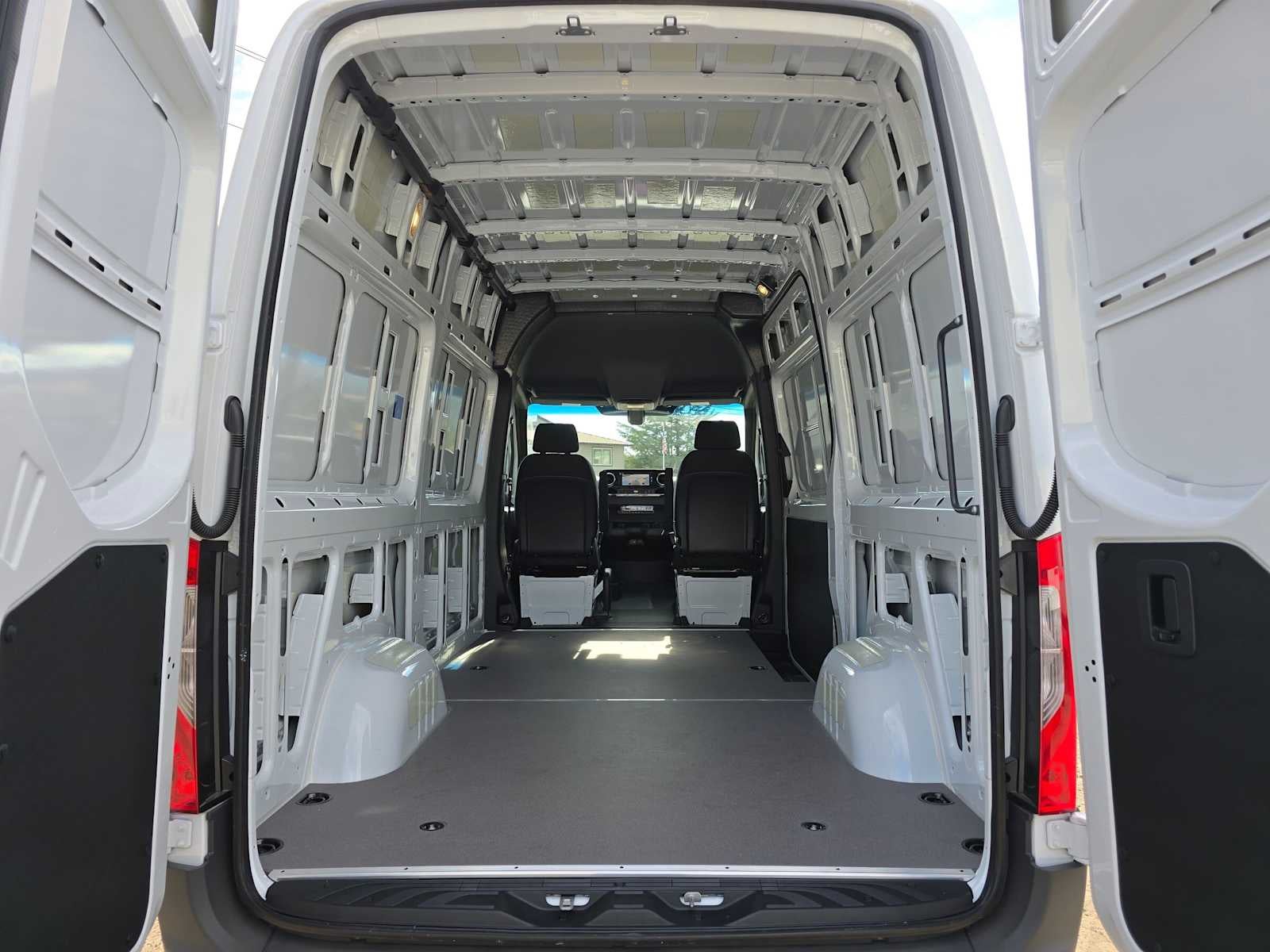 2026 Mercedes-Benz Sprinter Cargo 2500 Standard Roof I4 Diesel 144 RWD