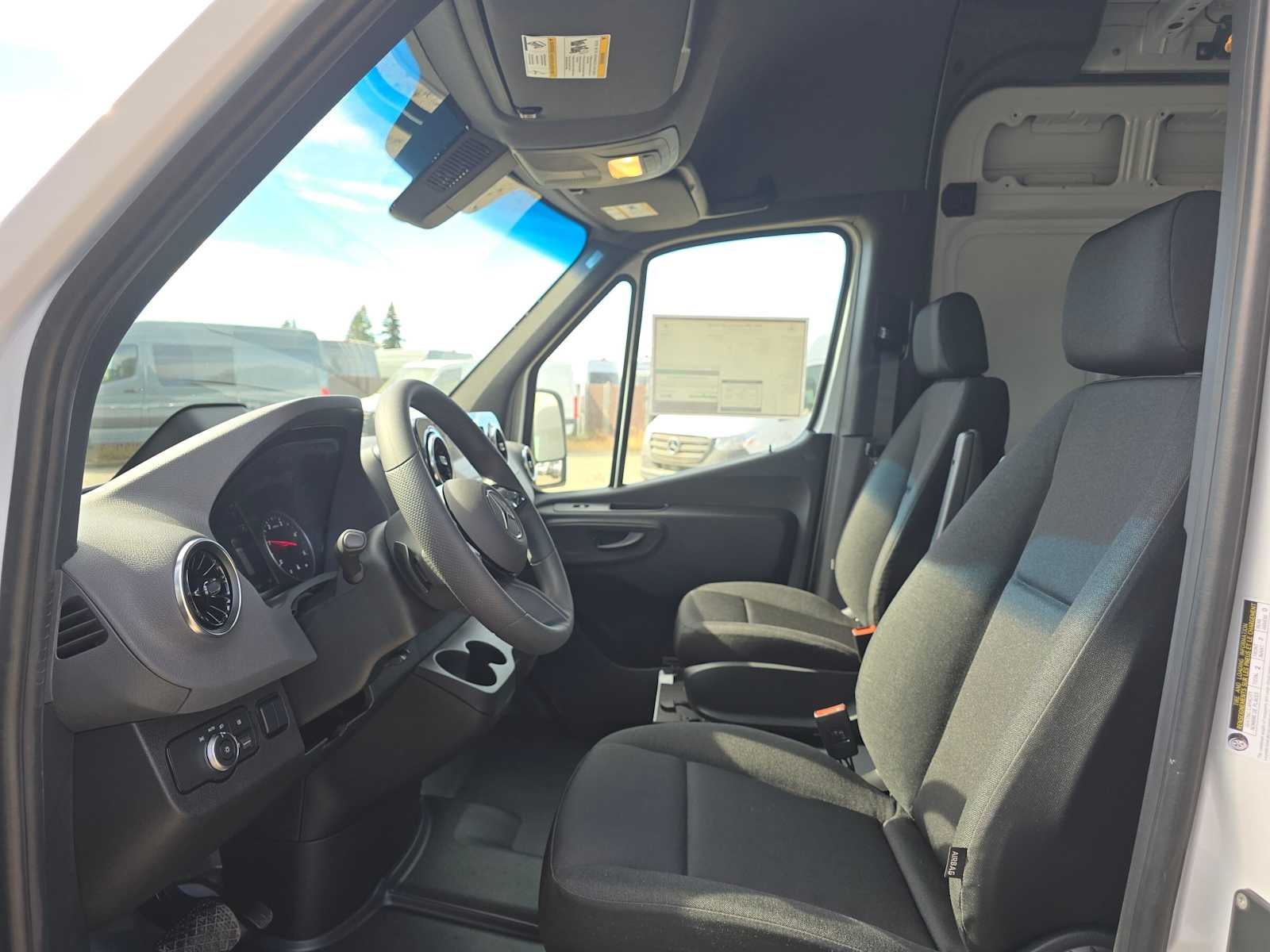 2026 Mercedes-Benz Sprinter Cargo 2500 Standard Roof I4 Diesel 144 RWD